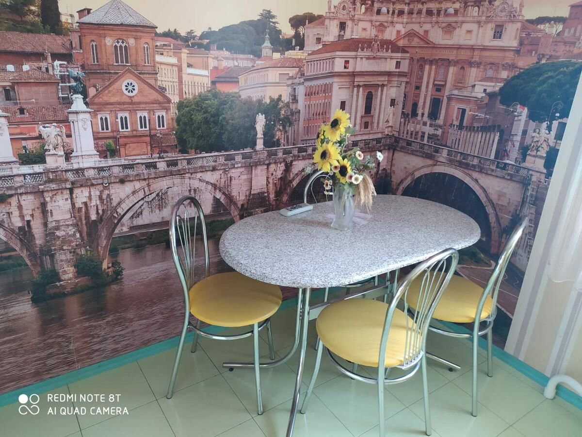 Апартаменты Яркая квартира на Крымского Винница