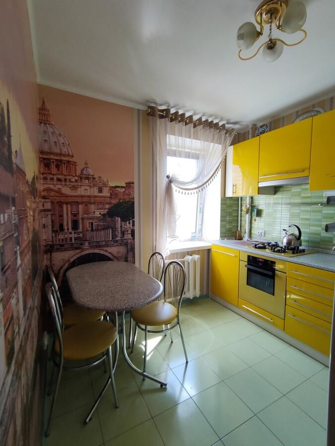 Апартаменты Яркая квартира на Крымского Винница